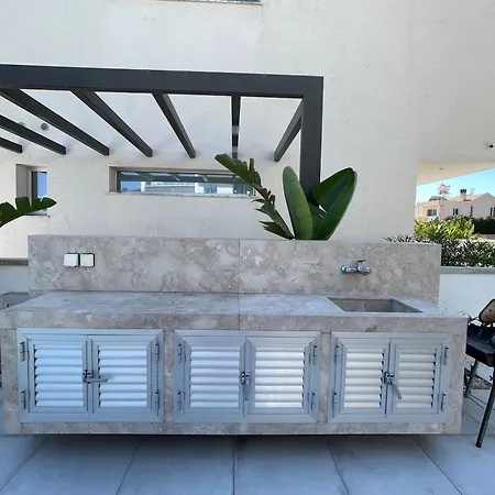 Napa Seaview - 2 アヤナパ