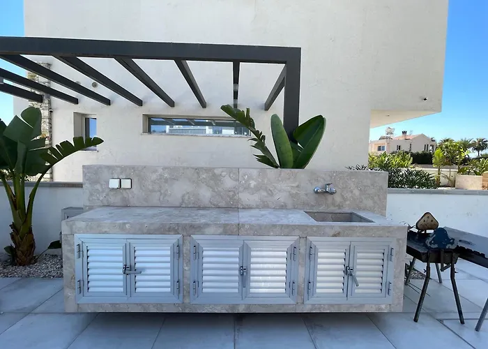 Napa Seaview - 2 アヤナパ