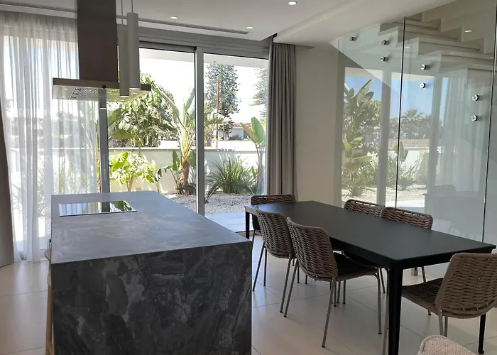 Napa Seaview - 2 アヤナパ